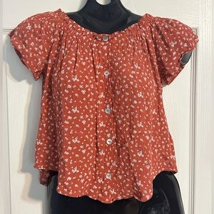 NWOT Daily Special Boatneck Flowy Top Size Small